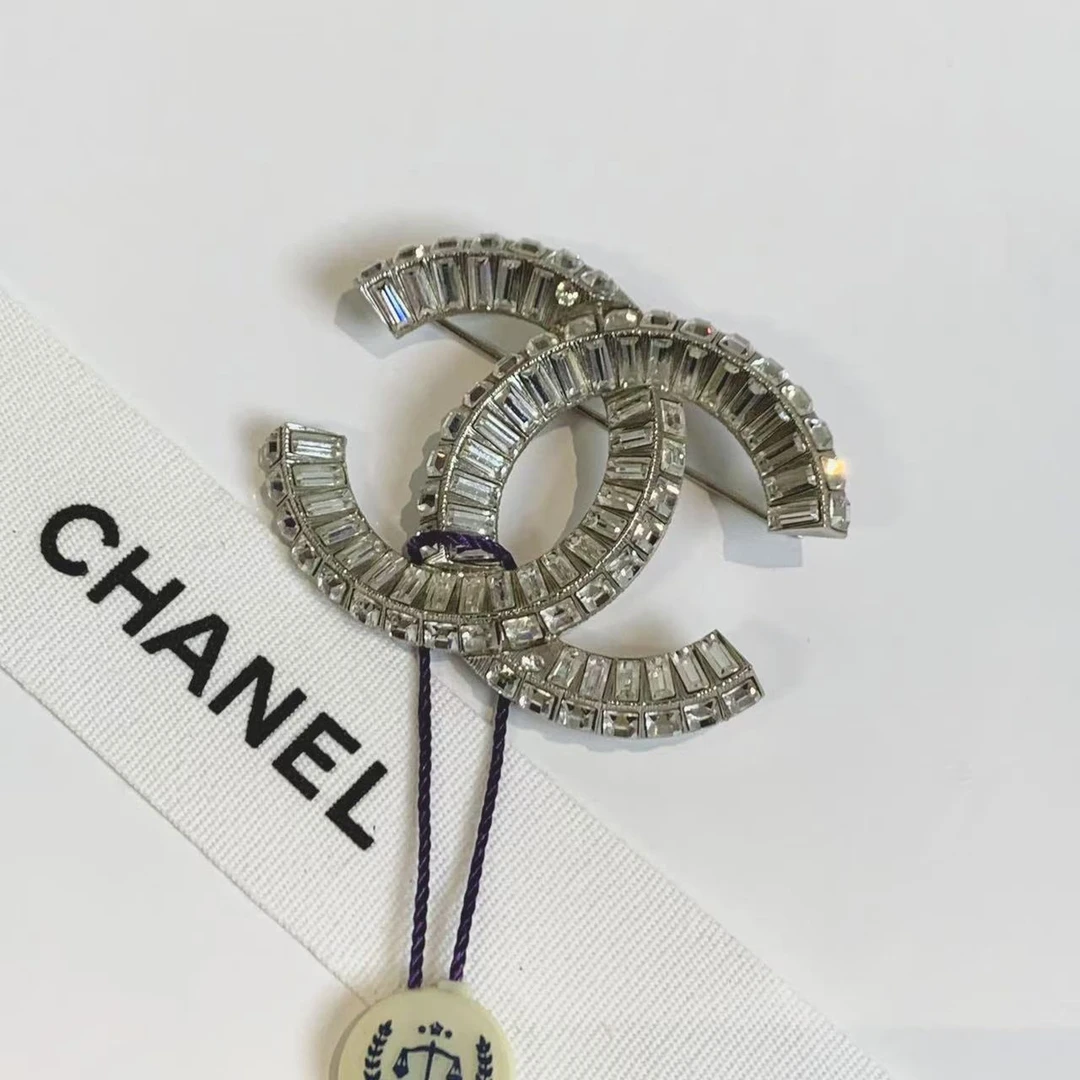99新 Chanel/香奈儿 壹臻/18年银色满钻双C胸 针/ 66636140