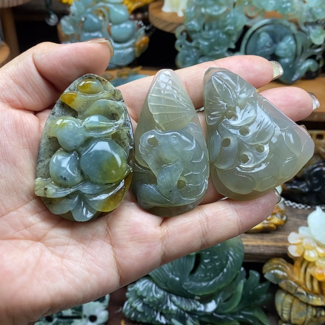 岫玉未镶嵌吊坠(不含链)微瑕