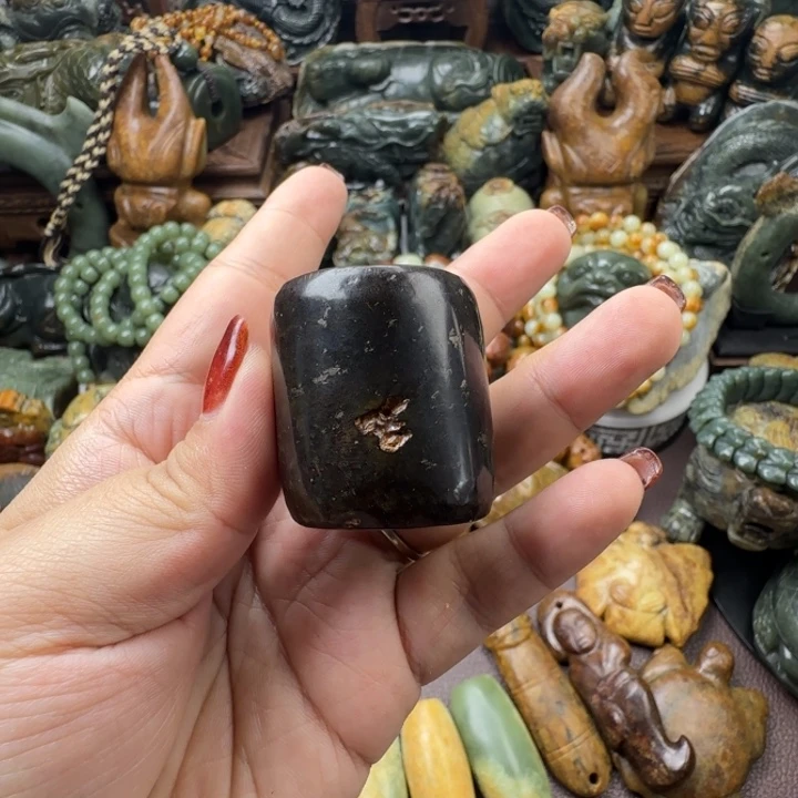 岫岩河磨玉（透闪石质玉）未镶嵌珠宝奇石