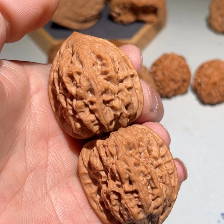 文玩核桃把件36鸡心