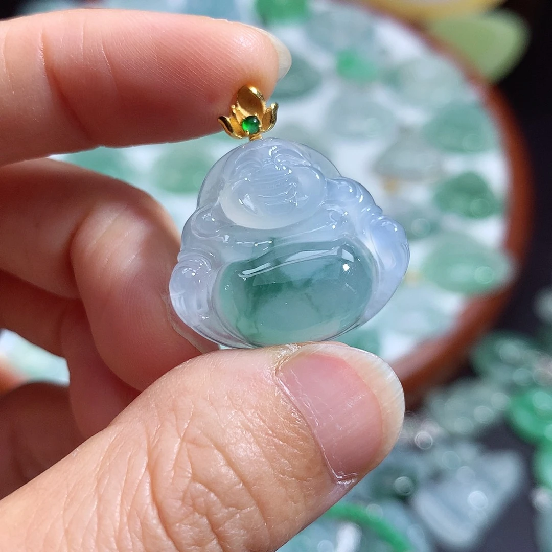 翡翠未镶嵌颈饰佛公