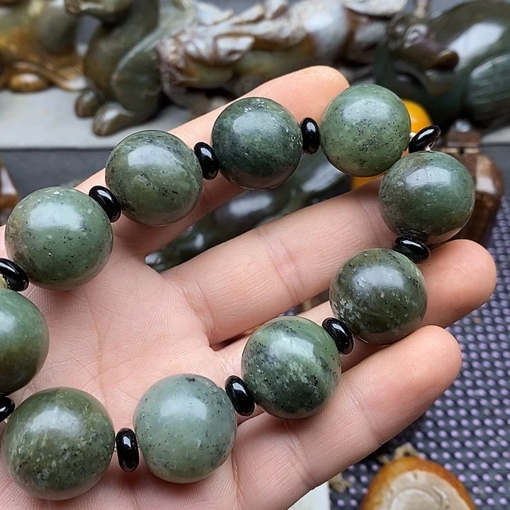 未镶嵌蛇纹石玉颈饰