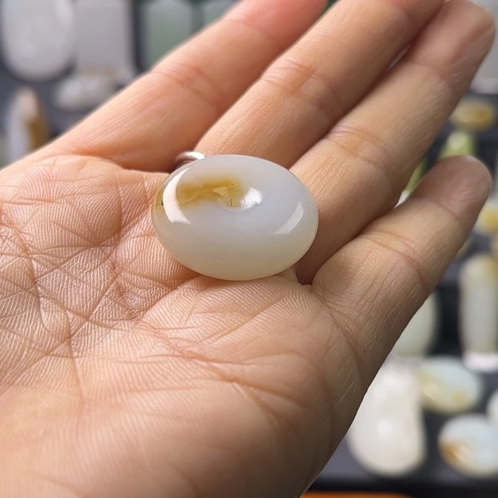 和田玉（糖玉）未镶嵌颈饰