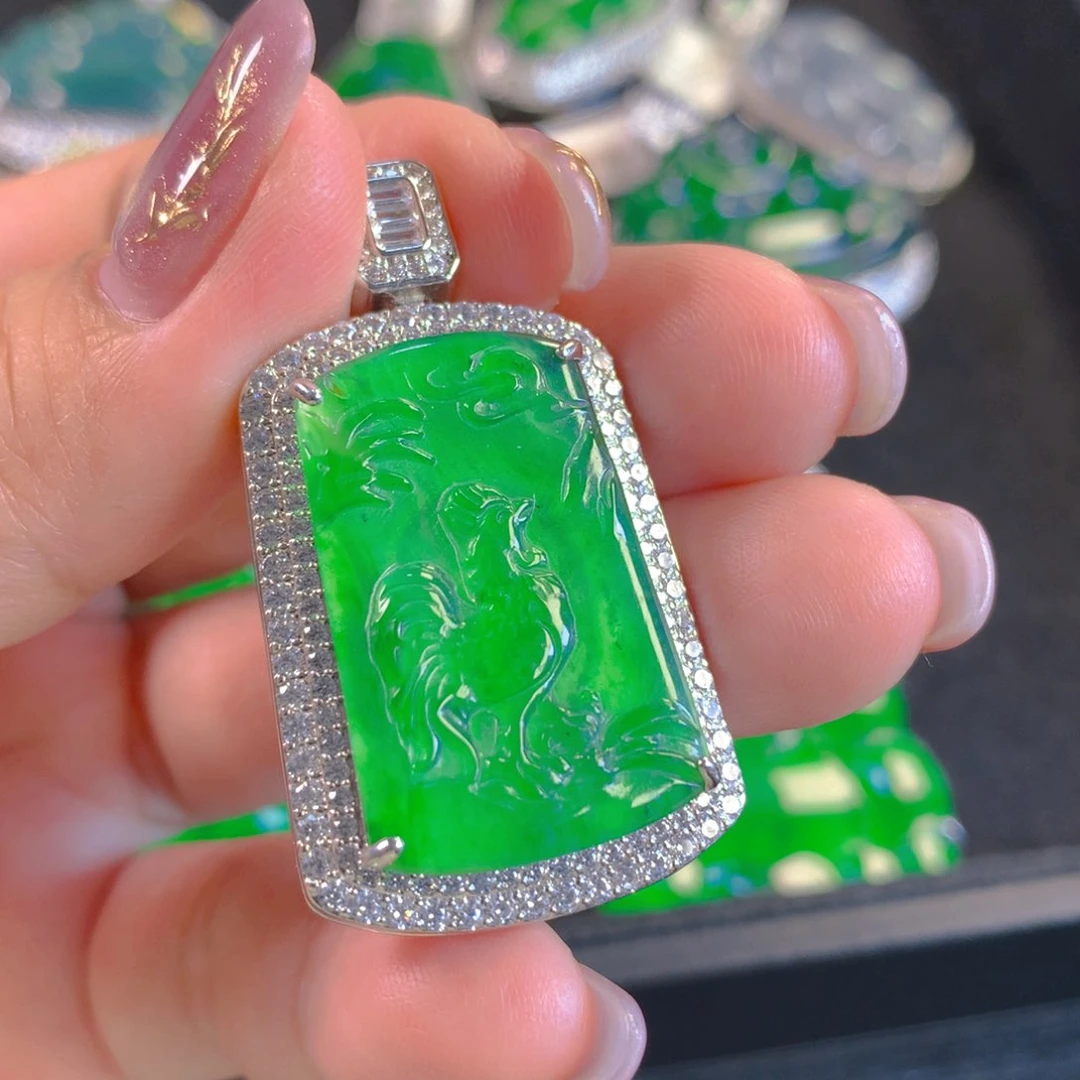 翡翠颈饰未镶嵌翡翠