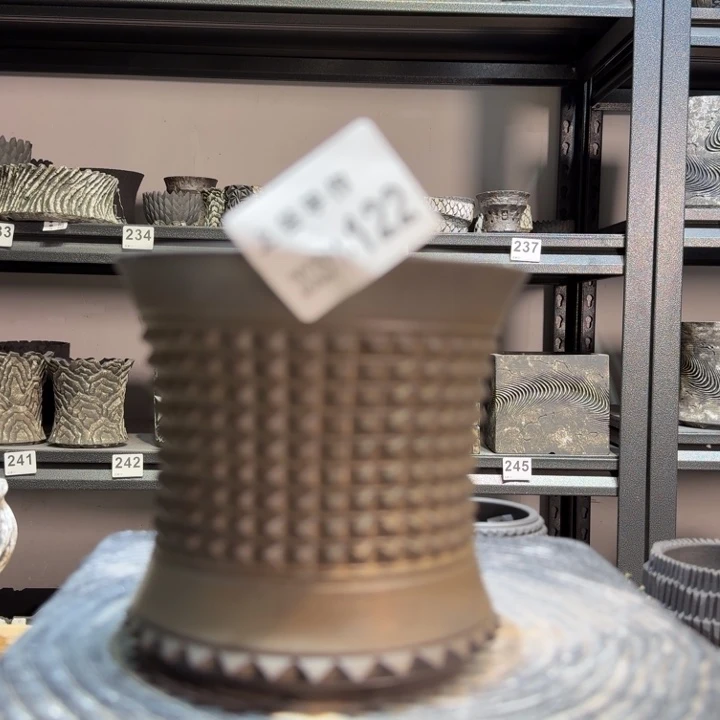 亚金内口10高10.7块根盆