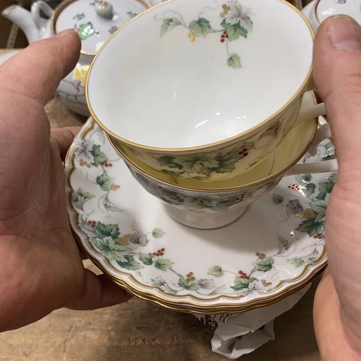 皮***姐中古品有微瑕,谨慎入手