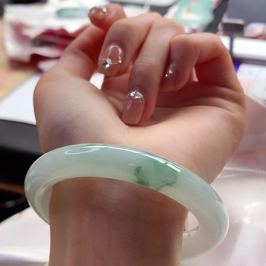 翡翠手镯未镶嵌天然翡翠54-55晴水一抹绿花