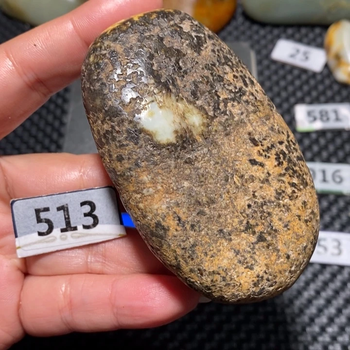 玫***劫和田玉未镶嵌挂件