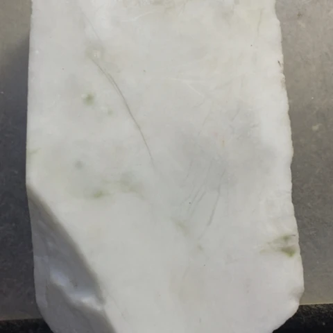 透闪石质玉未镶嵌挂件骆*