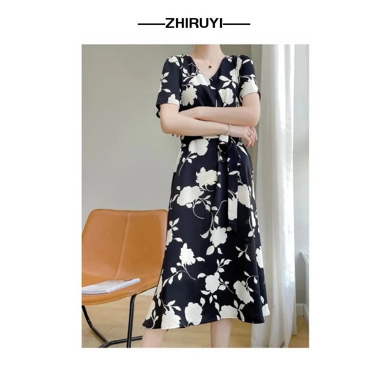 【伍老师身上同款】缎面V领连衣裙