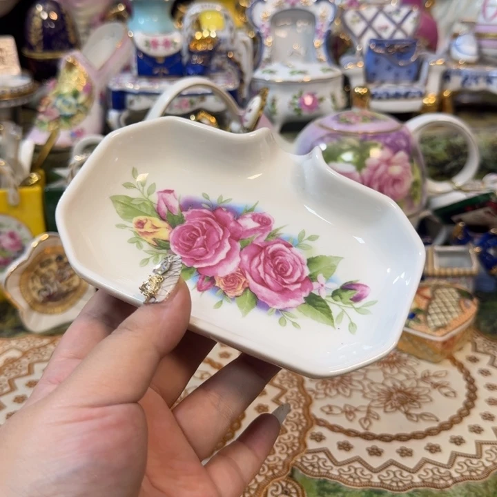 鹿与海陶瓷家居有限公司