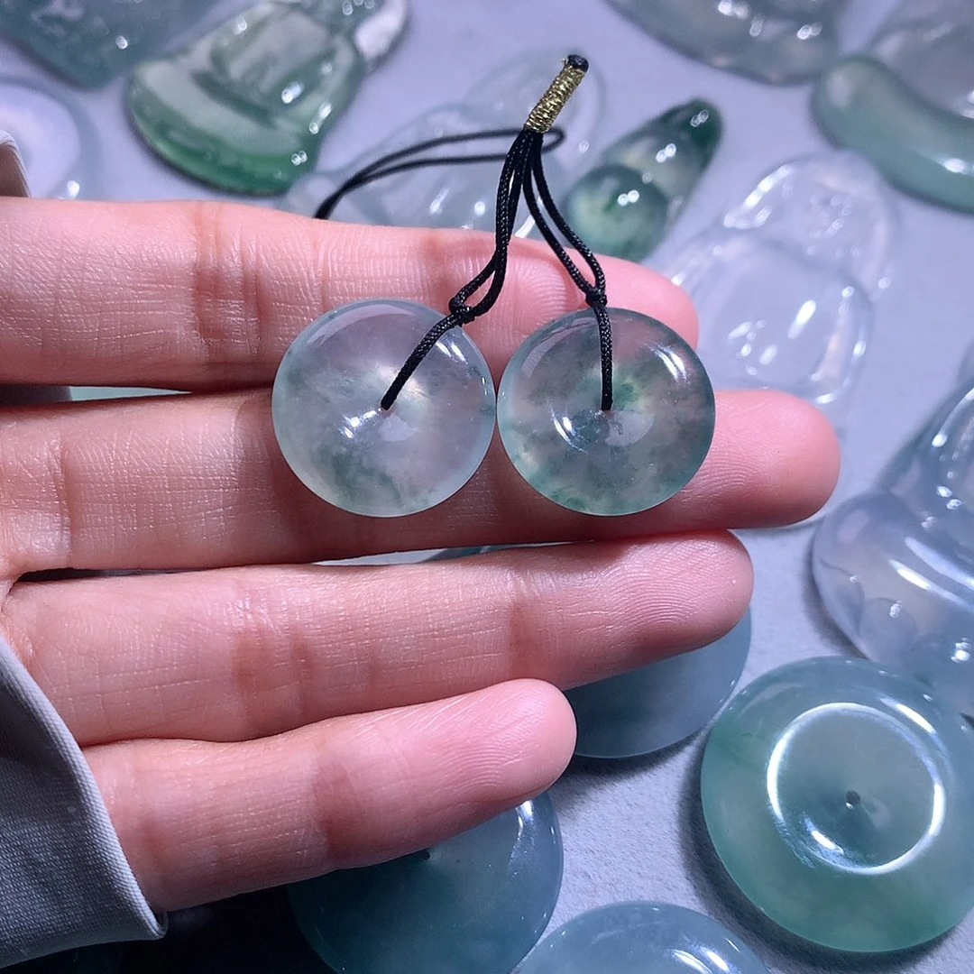 【闪购商品】翡翠颈饰未镶嵌一对
