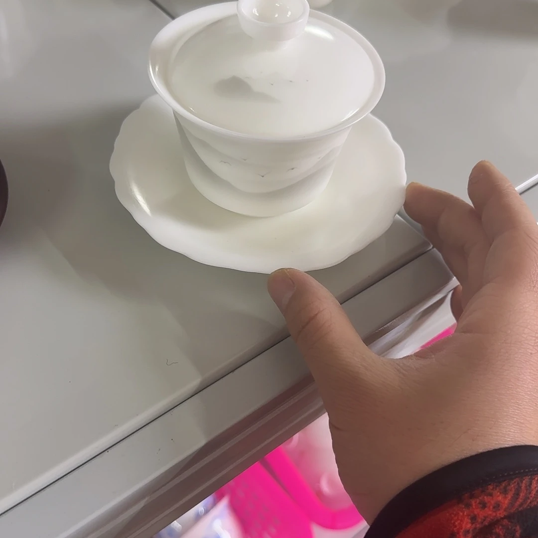 陶摆件微瑕素烧盖碗一个云山