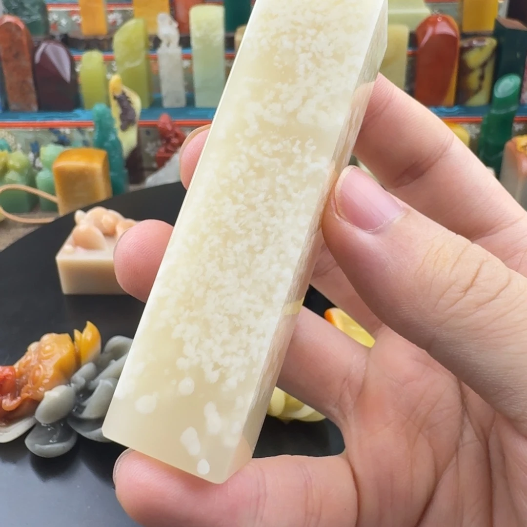 皮***～寿山石印石寿山芙蓉213《雪》