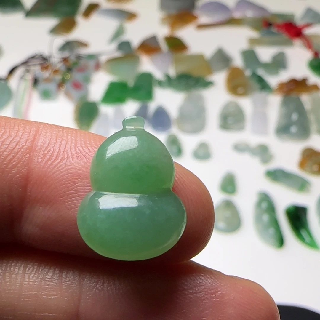翡翠未镶嵌挂件天然翡翠