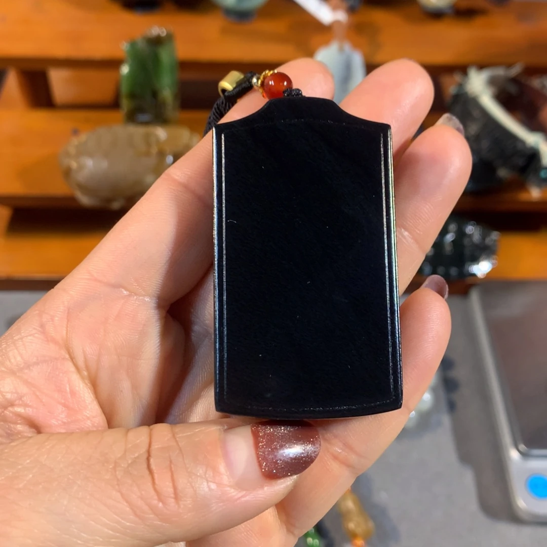 和田玉（糖玉）颈饰未镶嵌威***卡