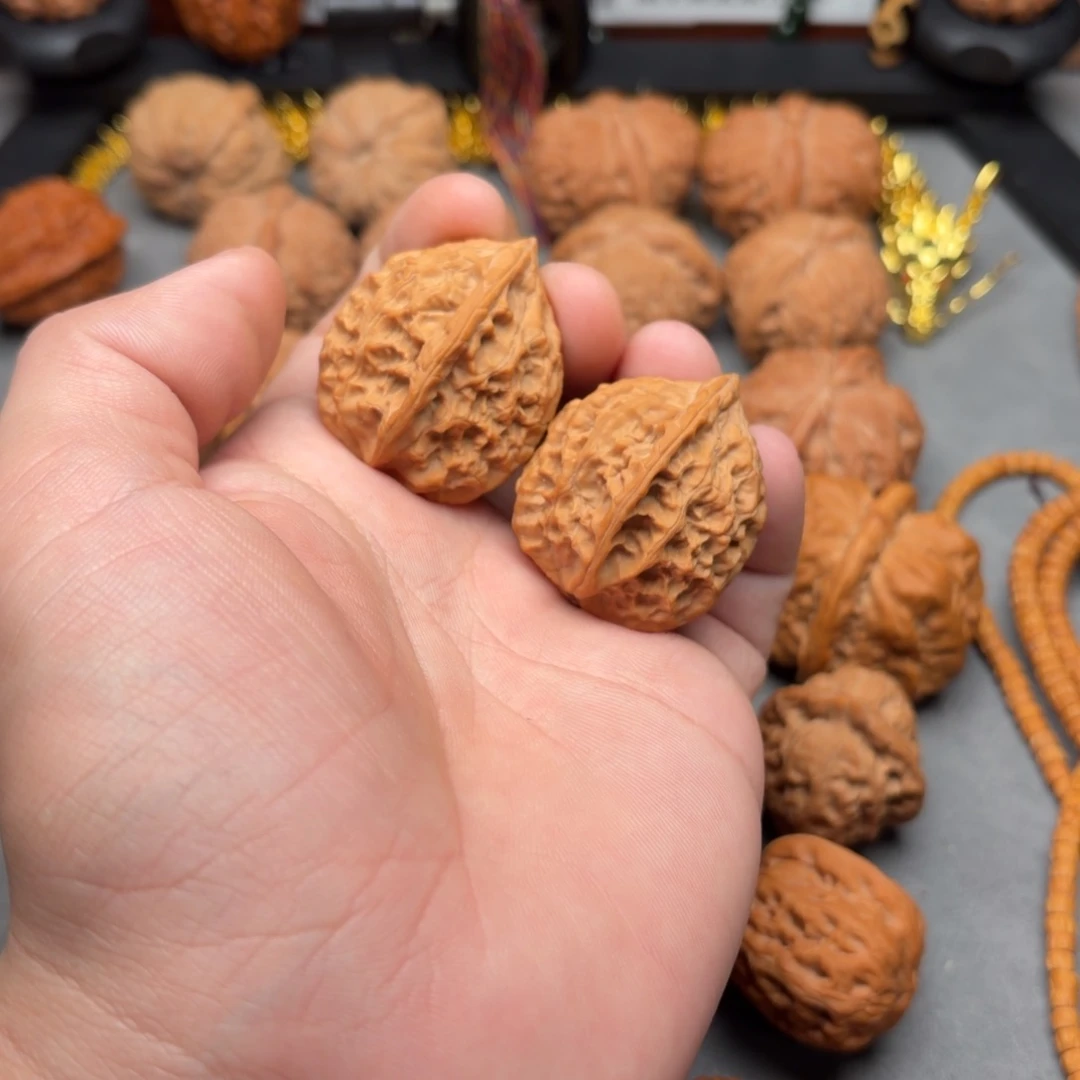 文玩核桃把件长陵鸡心