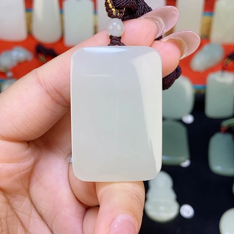 【闪购商品】颈饰未镶嵌和田玉
