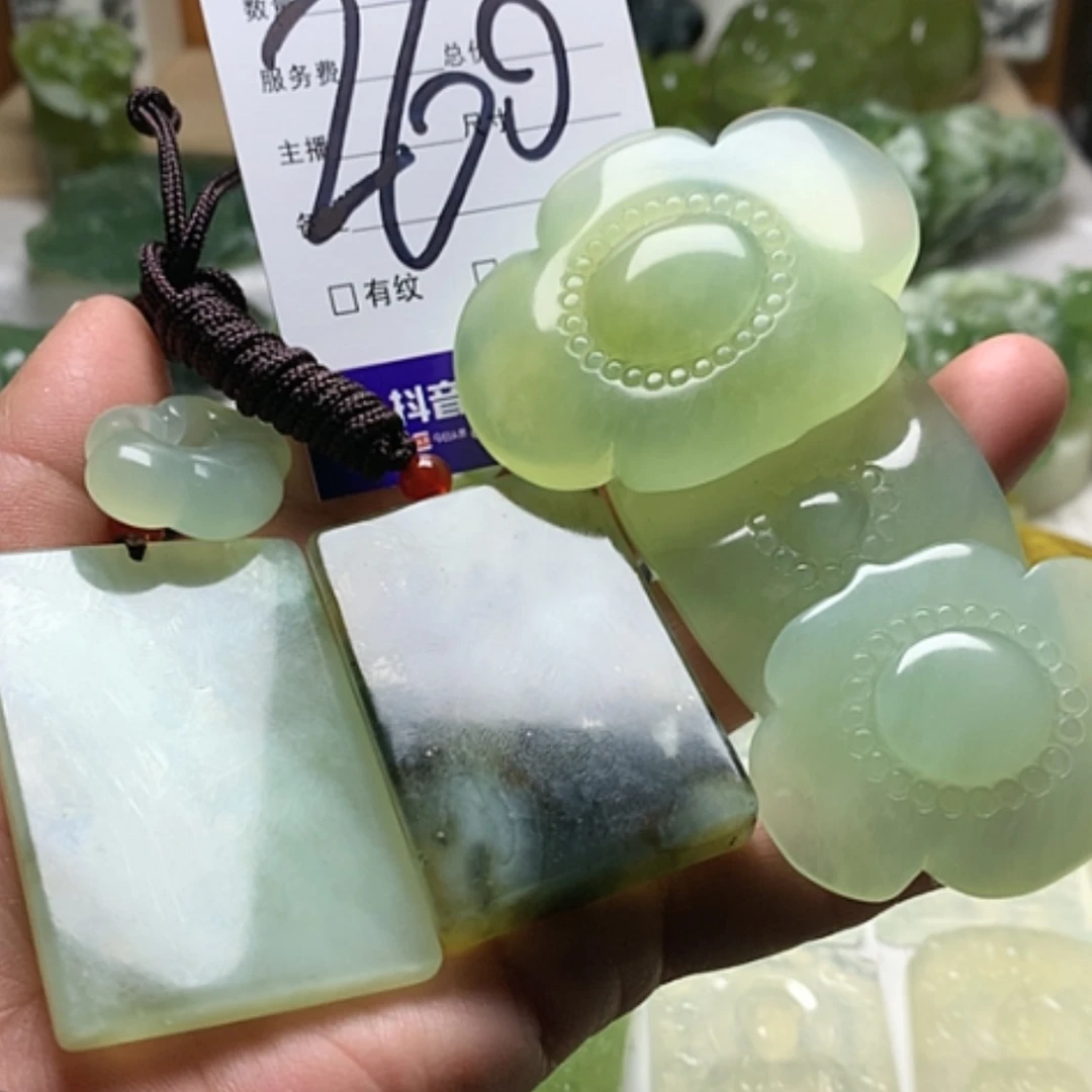 【闪购商品】蛇纹石玉颈饰合金