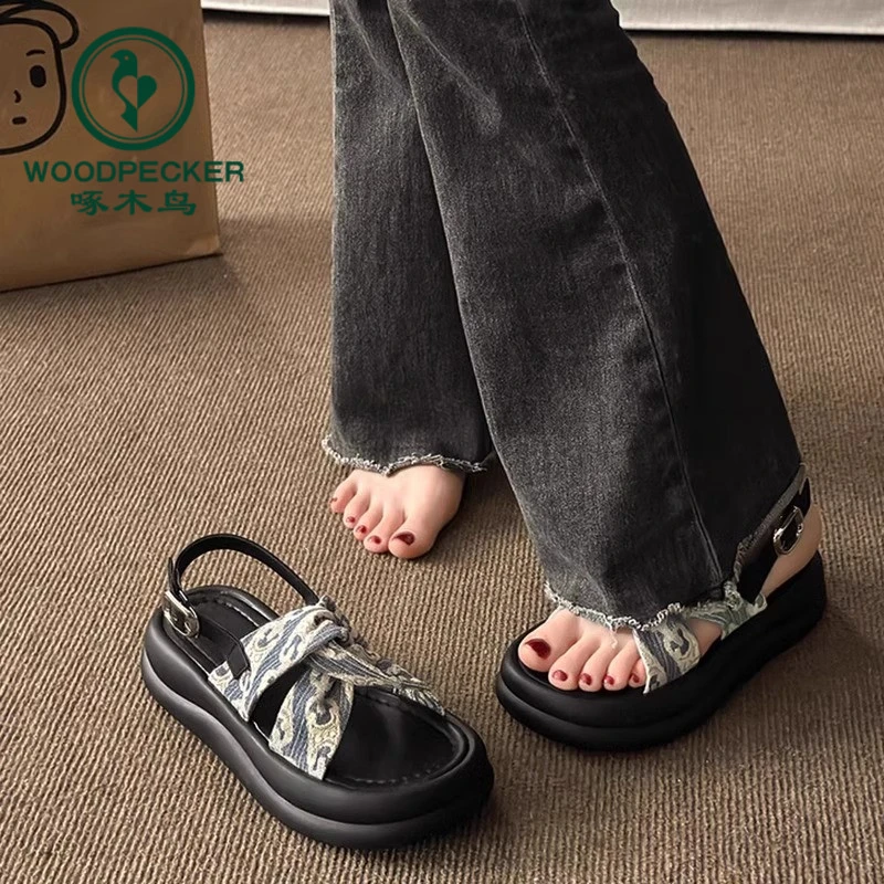 啄木鸟新款2025年凉鞋女夏季外穿法式绝美高级感罗马厚底沙滩女鞋