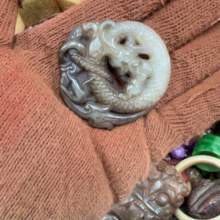 和田玉（青白玉）未镶嵌挂件