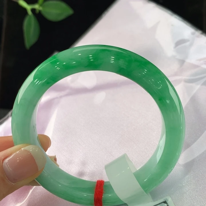 翡翠手镯未镶嵌111-0026