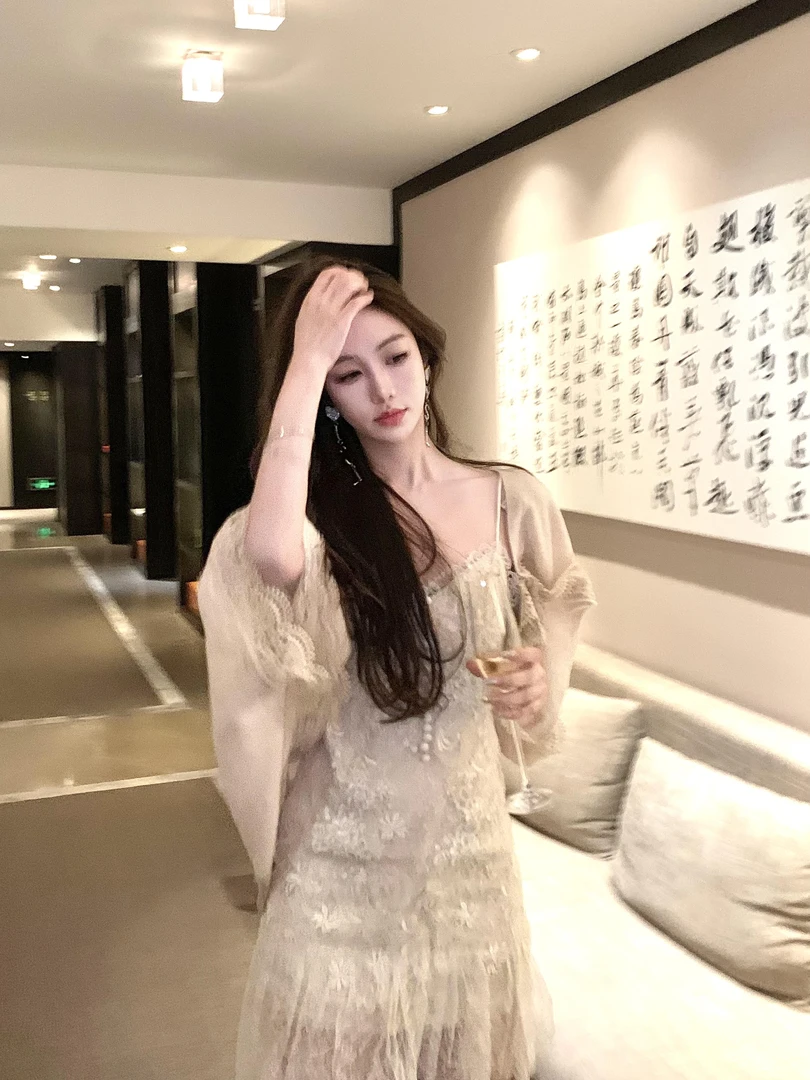 气质名媛法式辣妹性感重工蕾丝吊带短裙纯欲风连衣裙披肩开衫外套