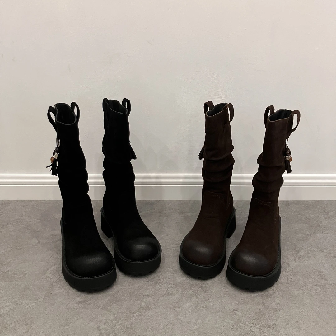 2025秋冬季新款复古风串珠流苏圆头松糕底增高时尚中筒靴百搭厚底