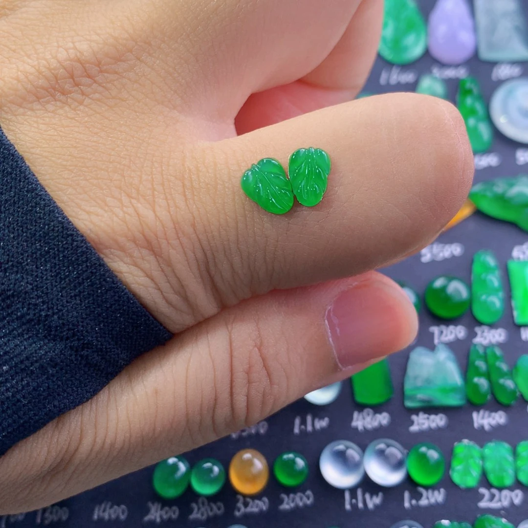 翡翠未镶嵌颈饰绿叶