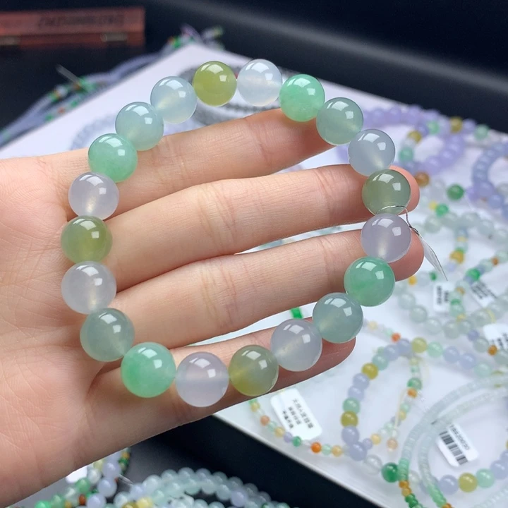 翡翠手镯未镶嵌卡