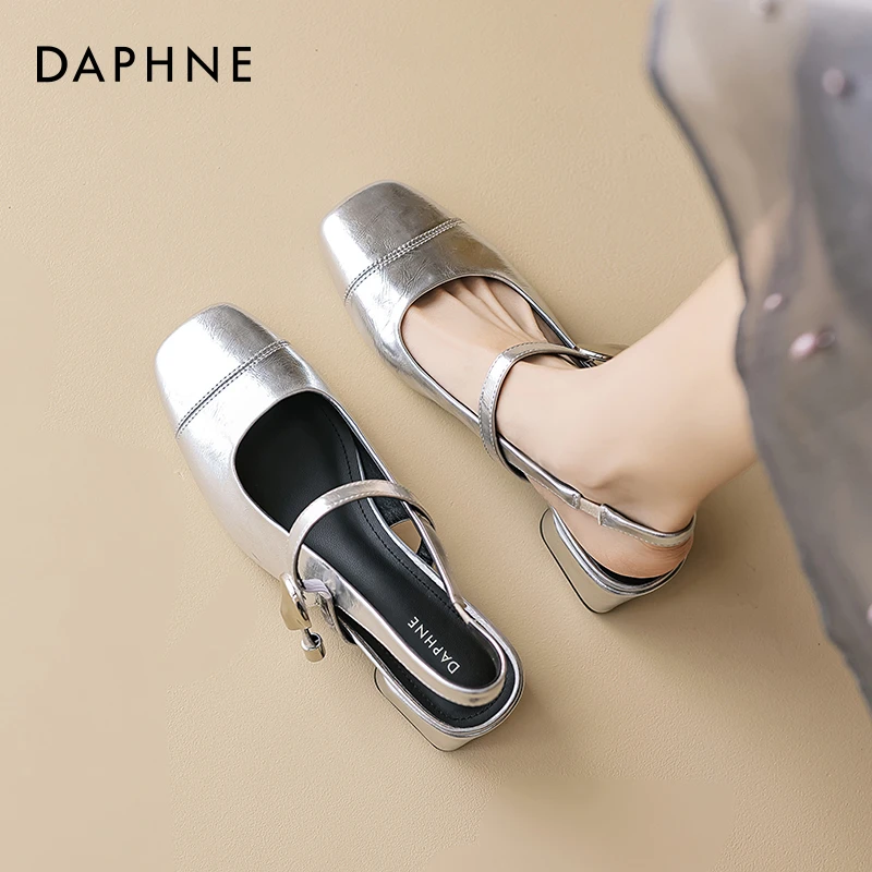 达芙妮银色凉鞋女款2025新款夏季外穿包头粗跟法式绝美玛丽珍单鞋