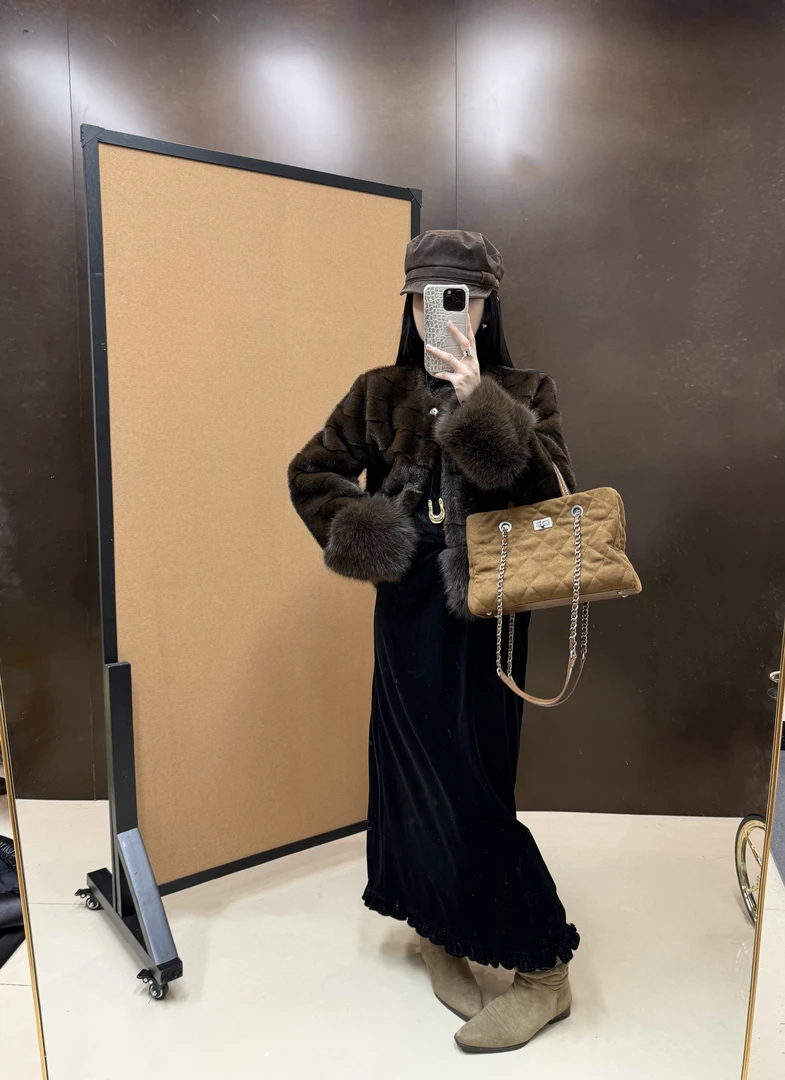 欧货2025冬季新款下拼毛毛外套高级感洋气百搭轻奢复古小众名媛风