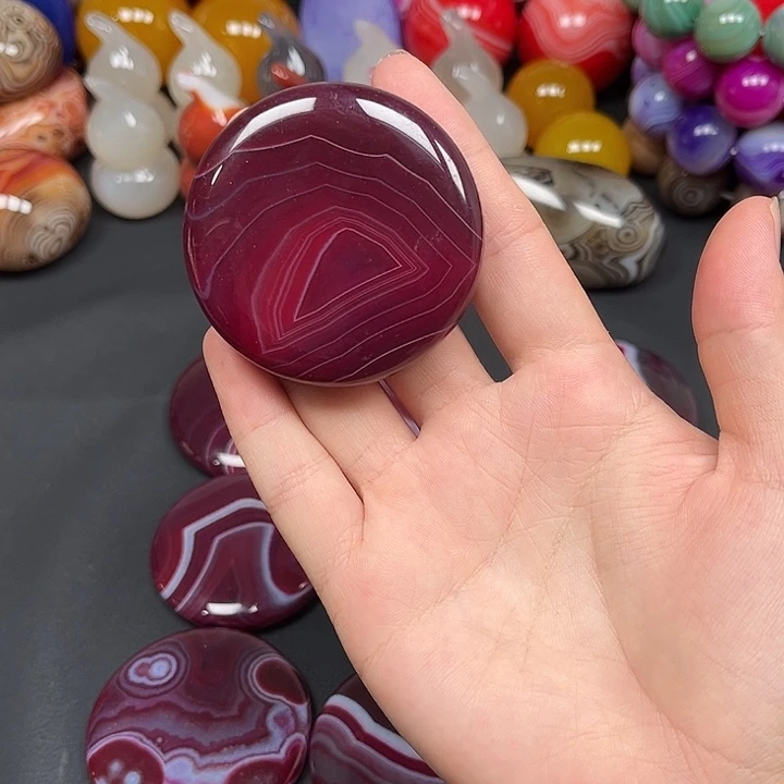 岩***行未镶嵌玛瑙/玉髓珠宝奇石