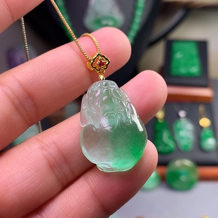 吊坠(赠链)未镶嵌翡翠