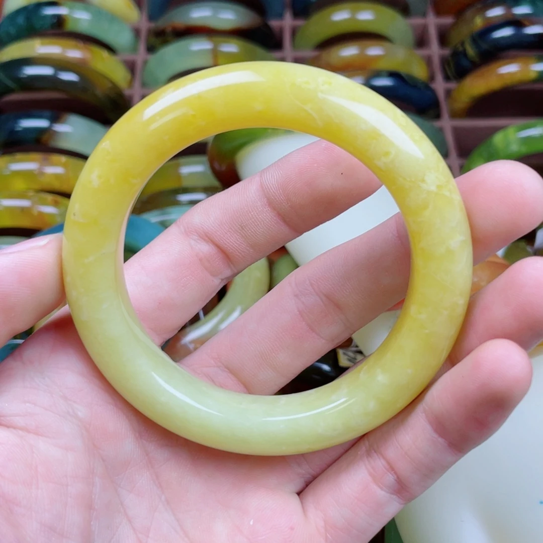 过***活蛇纹石玉未镶嵌手镯