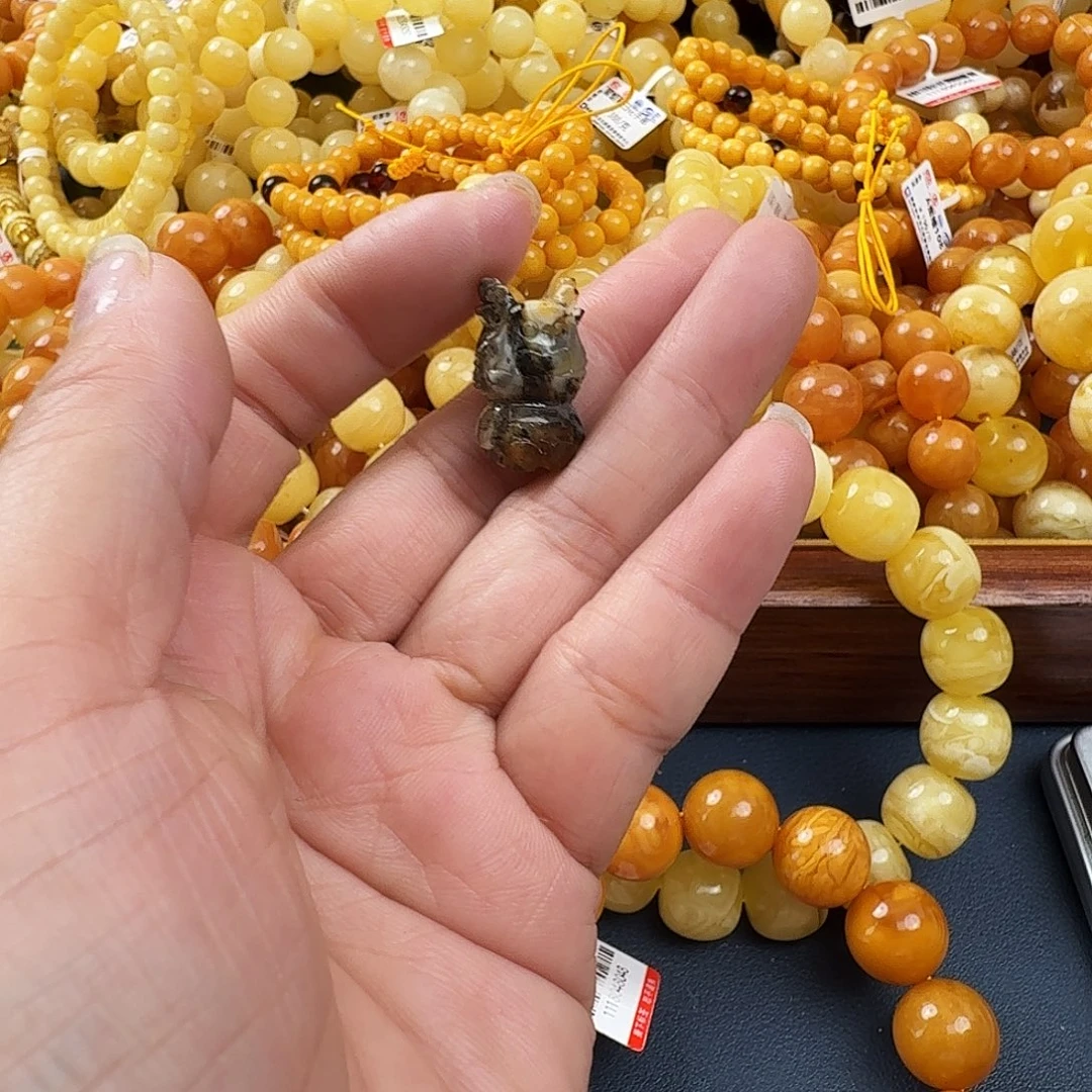 琥珀未镶嵌珠宝奇石