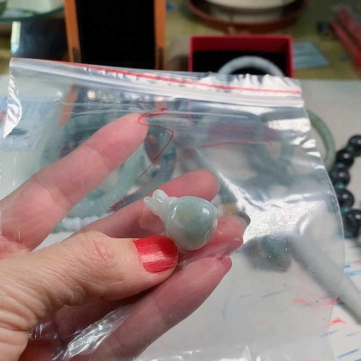 翡翠颈饰未镶嵌思**生毛品