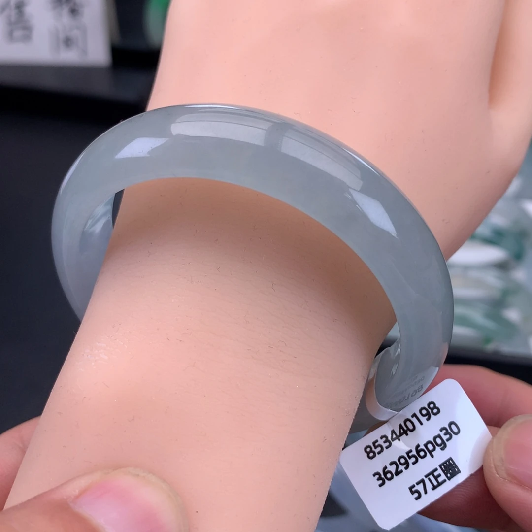 翡翠未镶嵌手镯冰胶蓝晴底