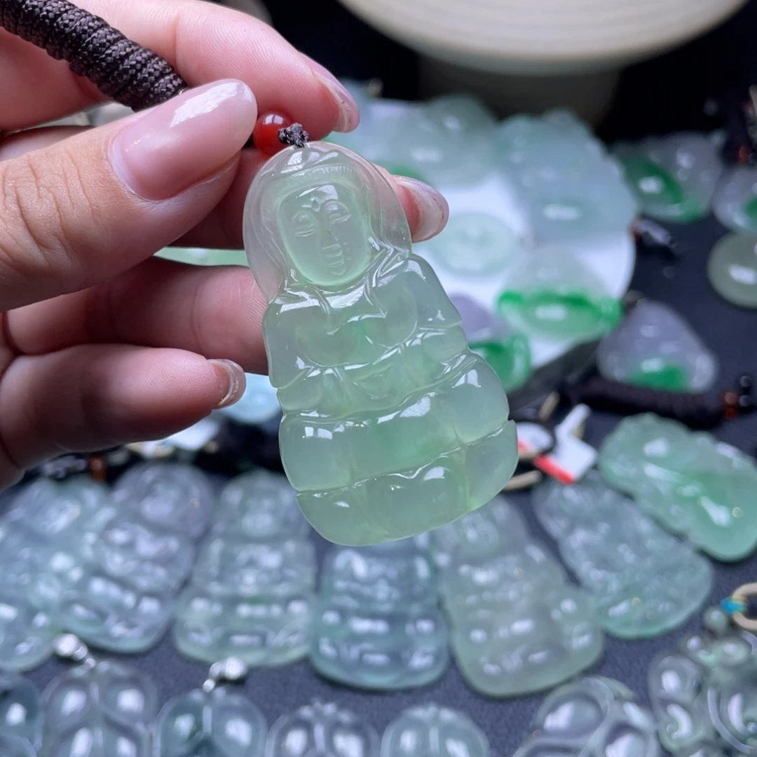 颈饰未镶嵌翡翠