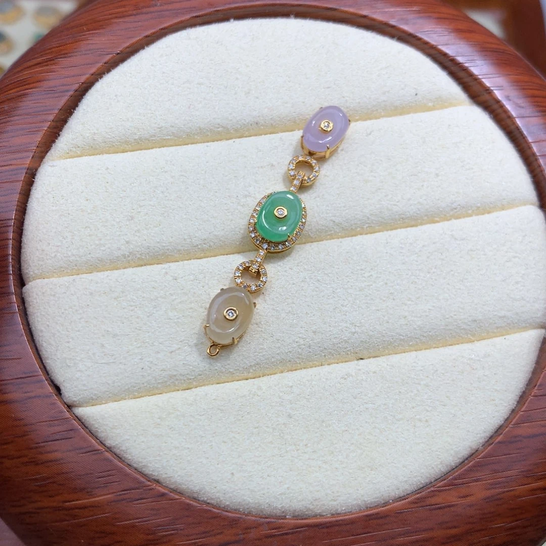 翡翠18K金镶嵌颈饰三连风声水起