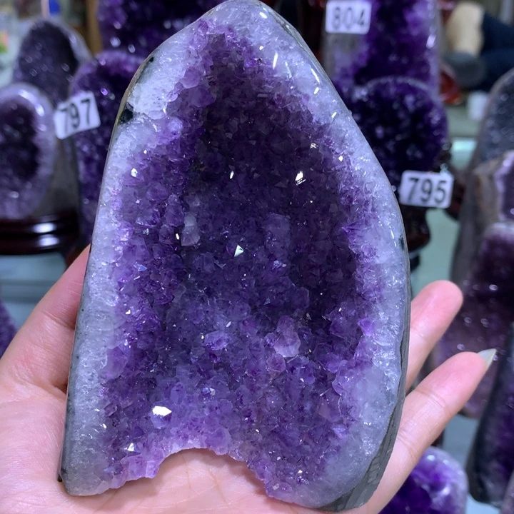 未镶嵌水晶大型摆件（非配饰）