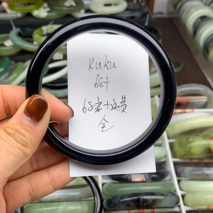 k***u蛇纹石玉未镶嵌手镯