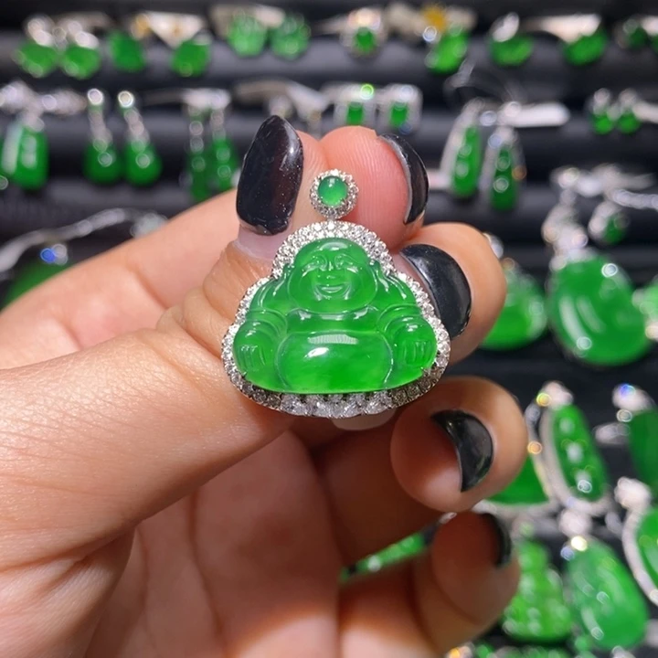 翡翠18K金镶嵌颈饰天然翡翠