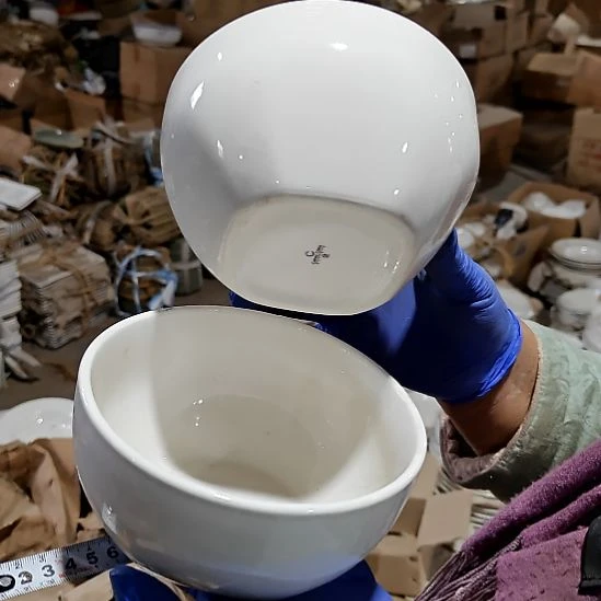 摆件盘子碗茶壶啥都有