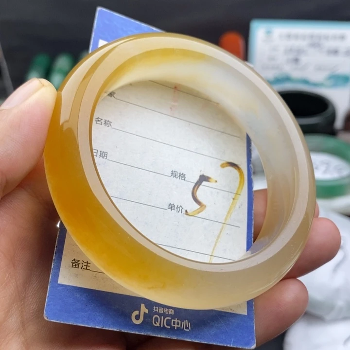 未镶嵌手镯石英质玉