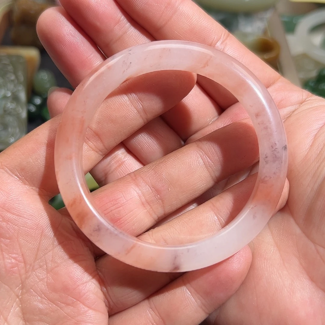 汝***吖石英质玉未镶嵌手镯