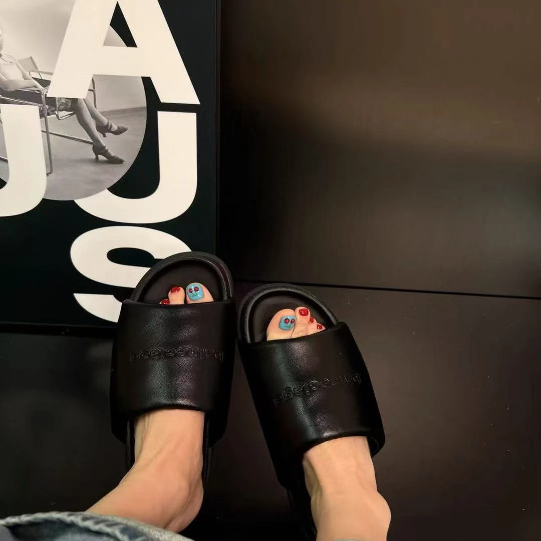 9022厚底一字拖鞋女2025夏季新款时尚百搭舒适高颜值字母凉拖鞋女