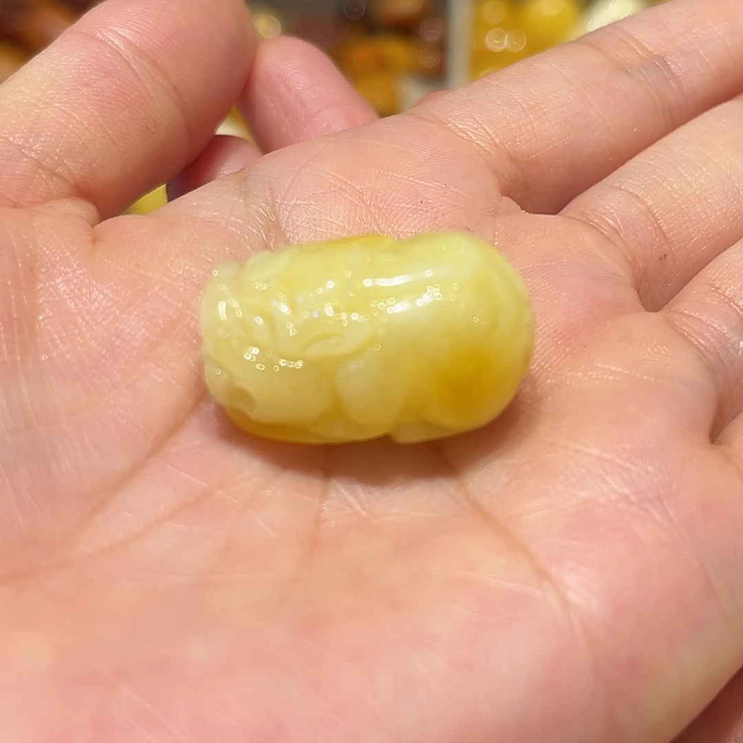 未镶嵌颈饰琥珀蜜蜡貔貅