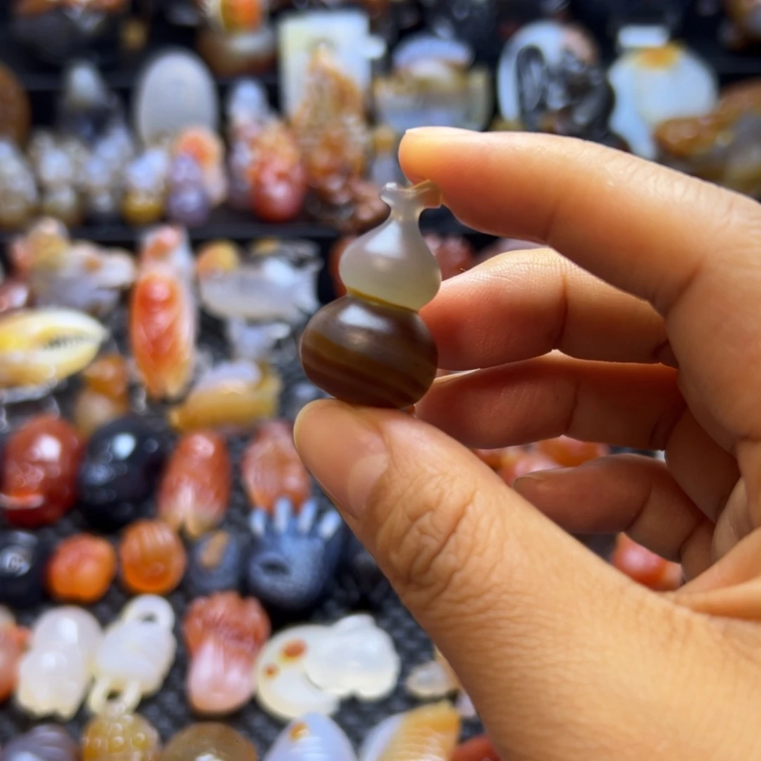 玛瑙/玉髓未镶嵌吊坠(赠链)