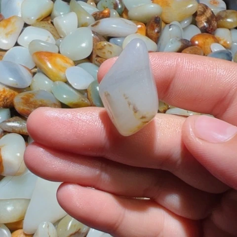 和田玉（糖玉）未镶嵌颈饰7.5克